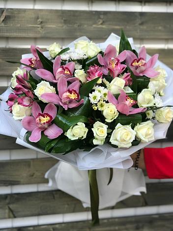 Букет цветов из: Розы и Хризантемы в Красноярской Ростовская область