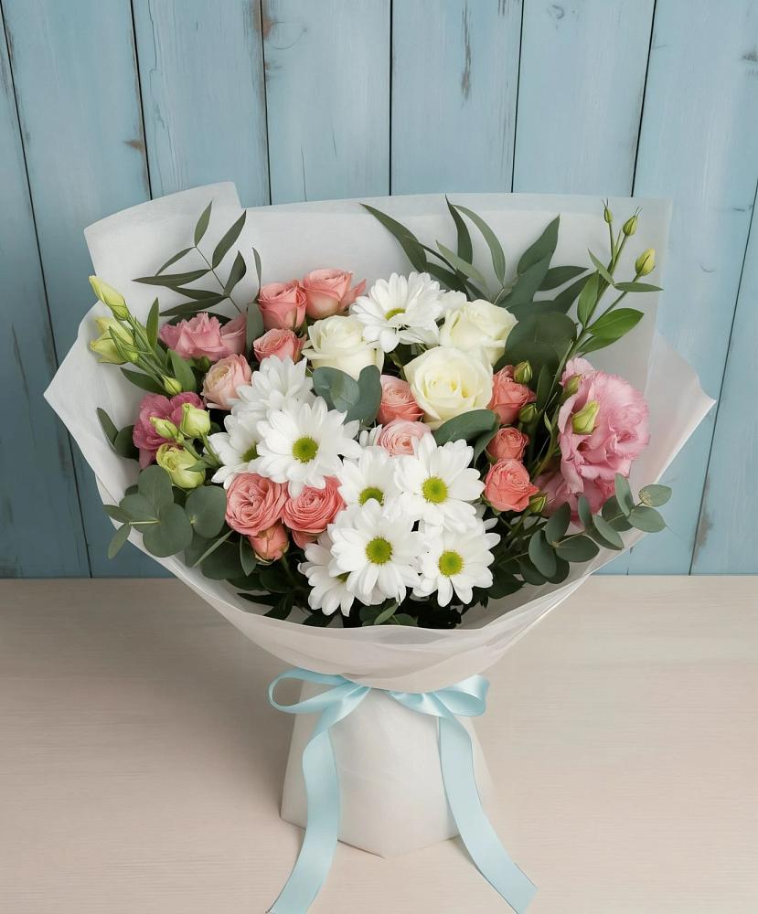 Букет цветов из: Розы, Лизиантусы и Хризантемы в Красноярской Ростовская область