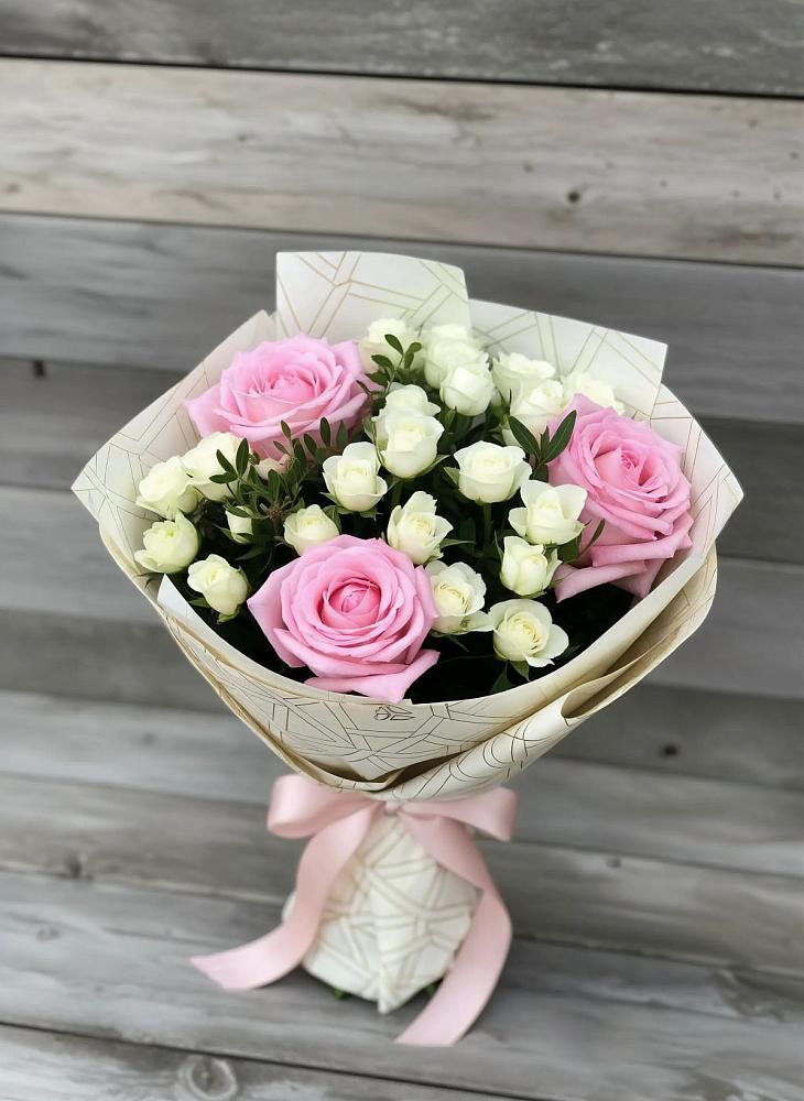 Букет цветов из: Розы в Красноярской Ростовская область