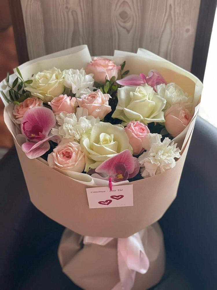 Букет цветов из: Орхидеи, Розы и Гвоздики в Красноярской Ростовская область