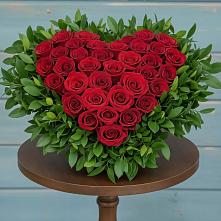 Цветочная композиция из Розы в виде сердца в Красноярской Ростовская область