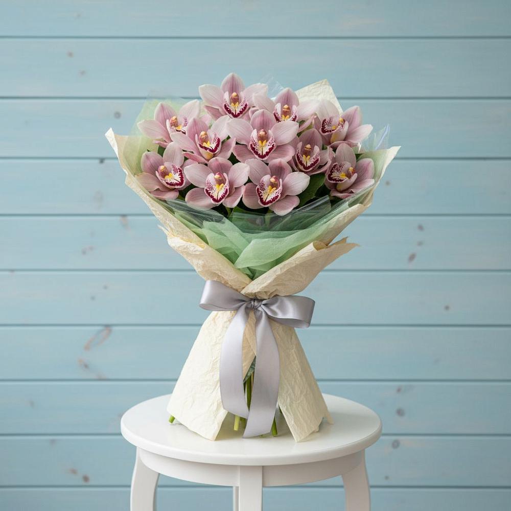 Букет цветов из: Орхидеи и Розы в Красноярской Ростовская область