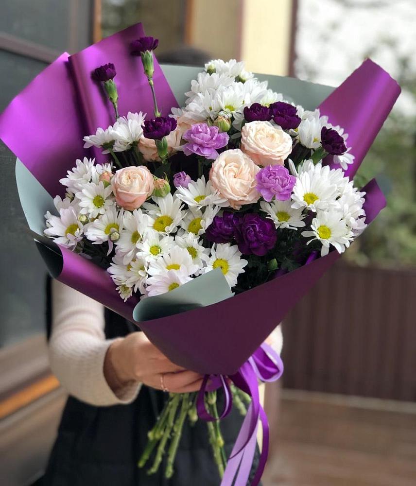 Букет цветов из: Хризантемы, Гвоздики и Розы в Красноярской Ростовская область