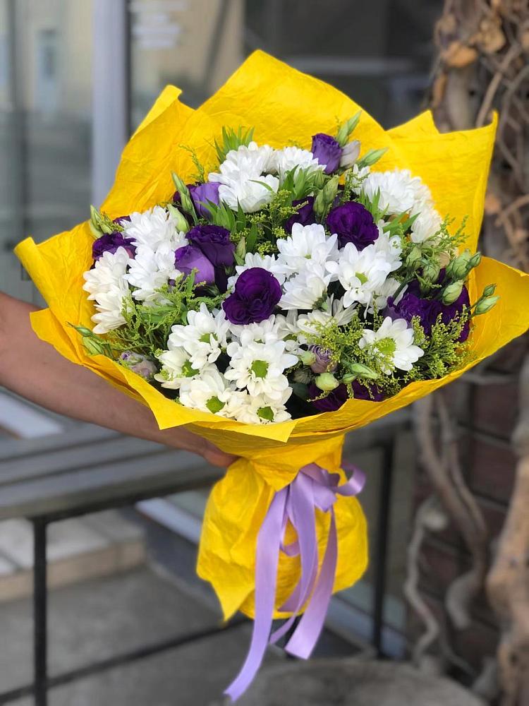 Букет цветов из: Ирисы, Хризантемы и Ромашки в Красноярской Ростовская область