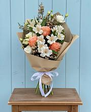 Букет цветов из:  Альстромерии, Лизиантусы, Розы и Хризантемы #REPLACE_PRED# Красноярской Ростовская область