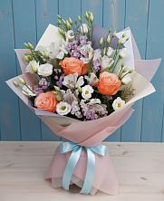 Букет цветов из:  Лизиантусы, Розы, Альстромерии и Гипсофила в Красноярской Ростовская область