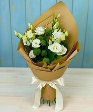 Букет цветов из:  Хризантемы и Лизиантусы в Красноярской Ростовская область