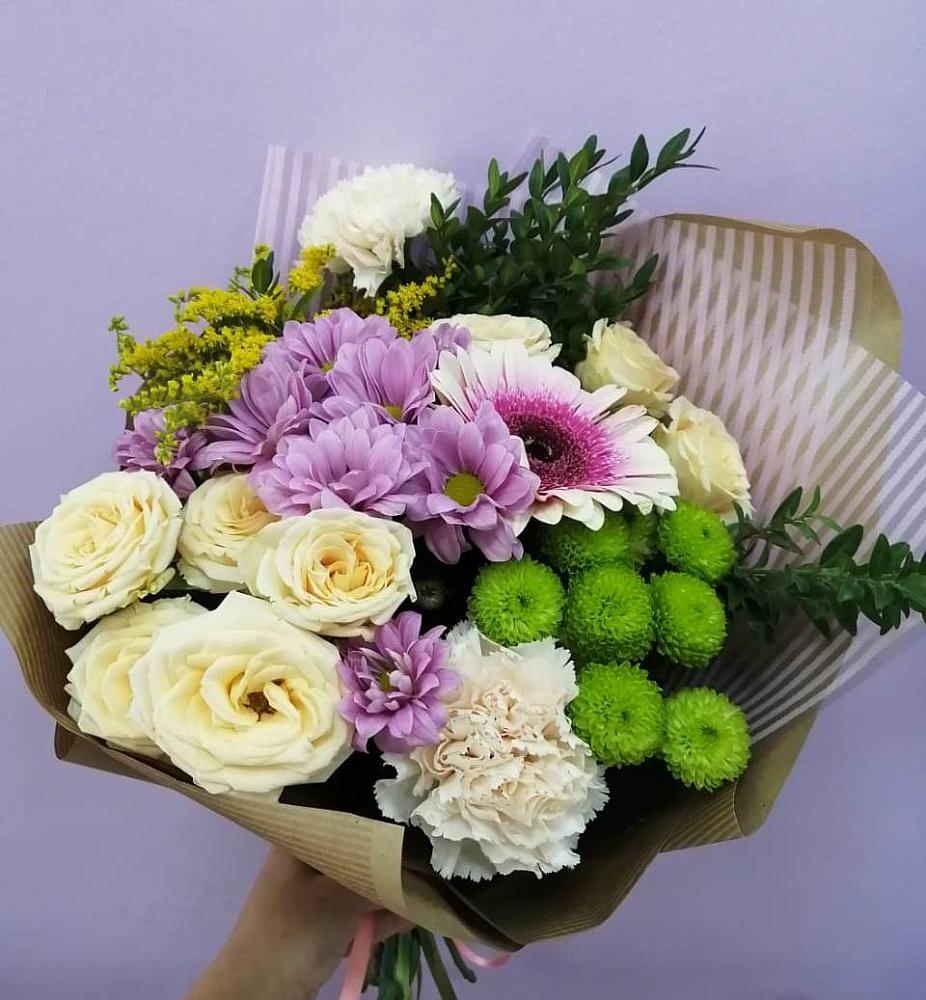 Букет цветов из: Хризантемы, Розы, Гвоздики и Герберы в Красноярской Ростовская область