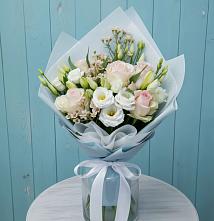 Букет цветов из:  Розы и Лизиантусы в Красноярской Ростовская область