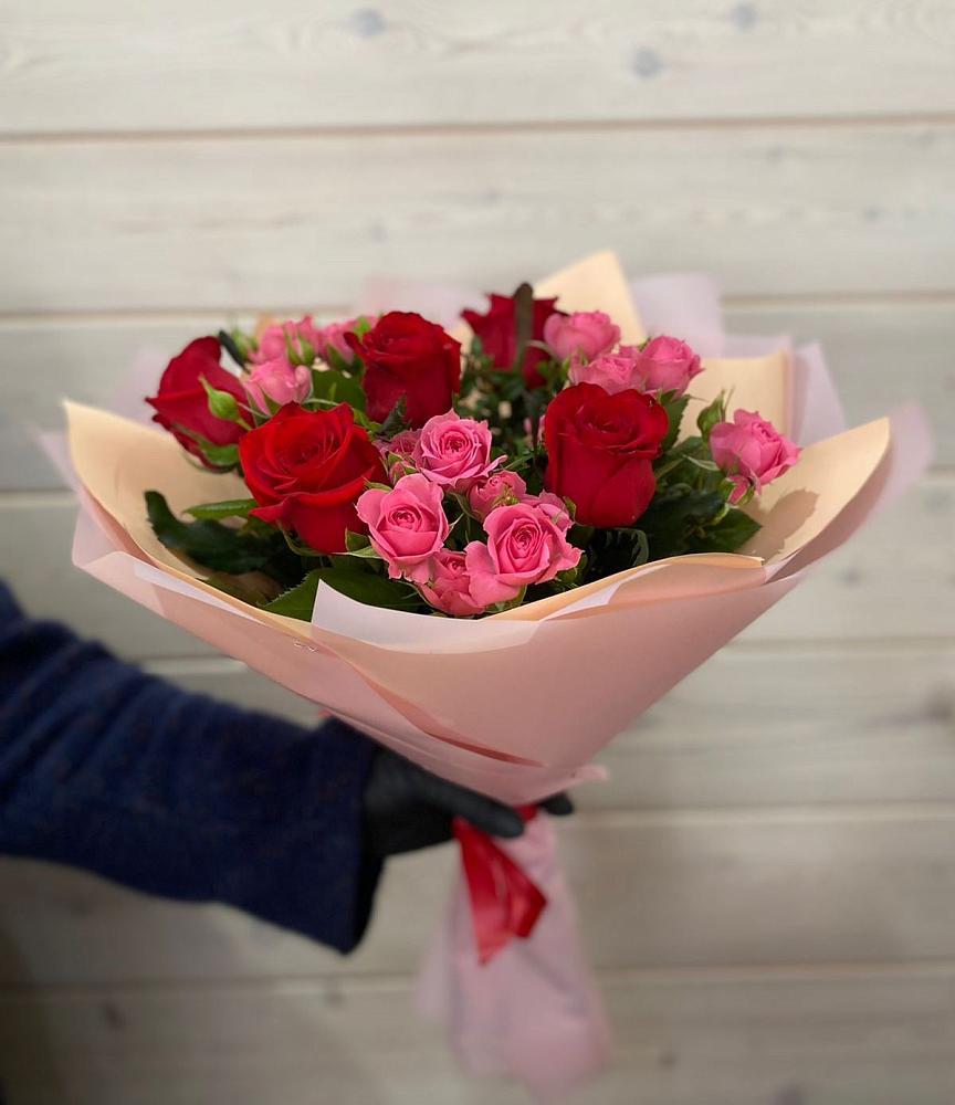 Букет цветов из: Розы в Красноярской Ростовская область