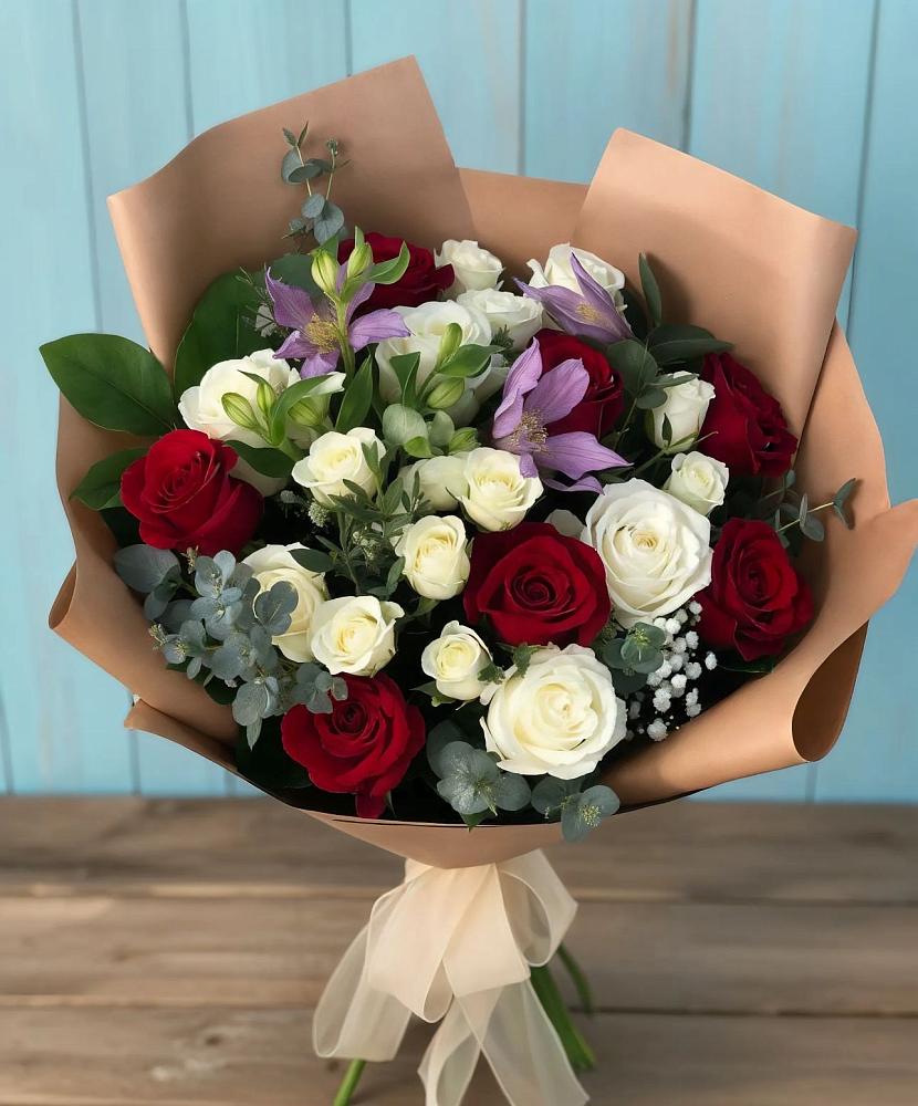 Букет цветов из: Розы и Альстромерии в Красноярской Ростовская область