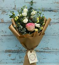 Букет цветов из:  Розы и Лизиантусы в Красноярской Ростовская область