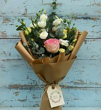 Букет цветов из:  Розы и Лизиантусы в Красноярской Ростовская область