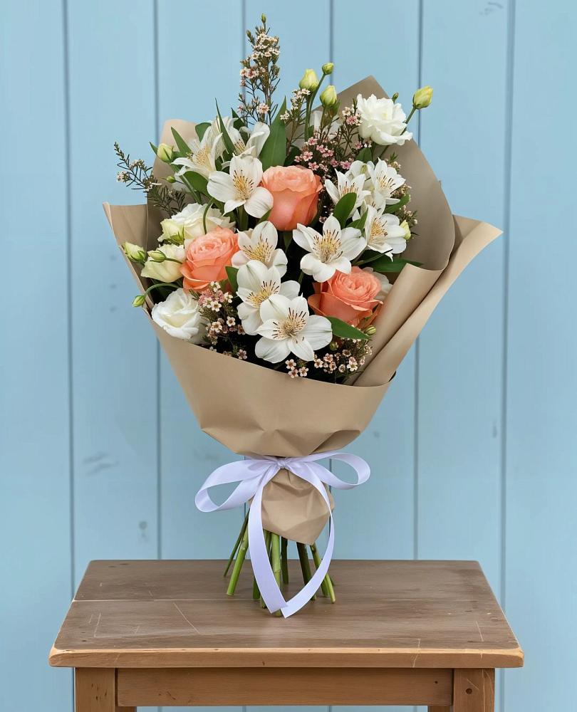 Букет цветов из: Альстромерии, Лизиантусы, Розы и Хризантемы в Красноярской Ростовская область