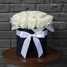 Цветочная композиция из Розы в шляпной коробке в Красноярской Ростовская область