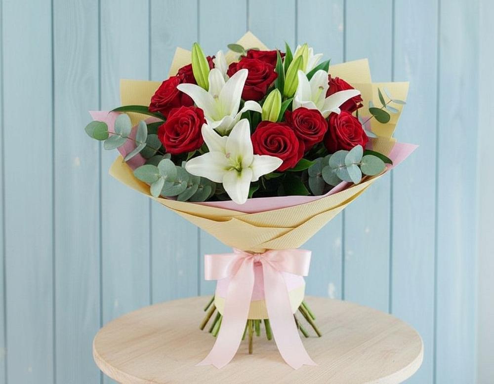 Букет цветов из: Лилии и Розы в Красноярской Ростовская область