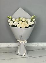 Букет цветов из:  Розы и Лизиантусы в Красноярской Ростовская область